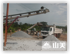 喀麥隆時(shí)產(chǎn)150噸輪胎移動式花崗巖破碎生產(chǎn)線